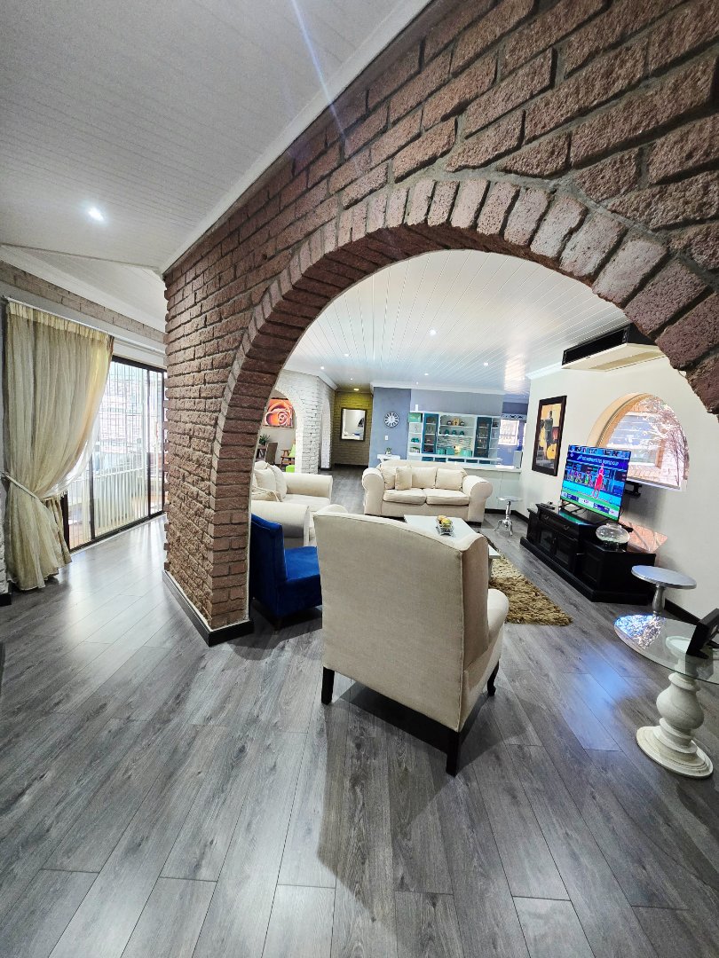 4 Bedroom Property for Sale in Wilkoppies North West